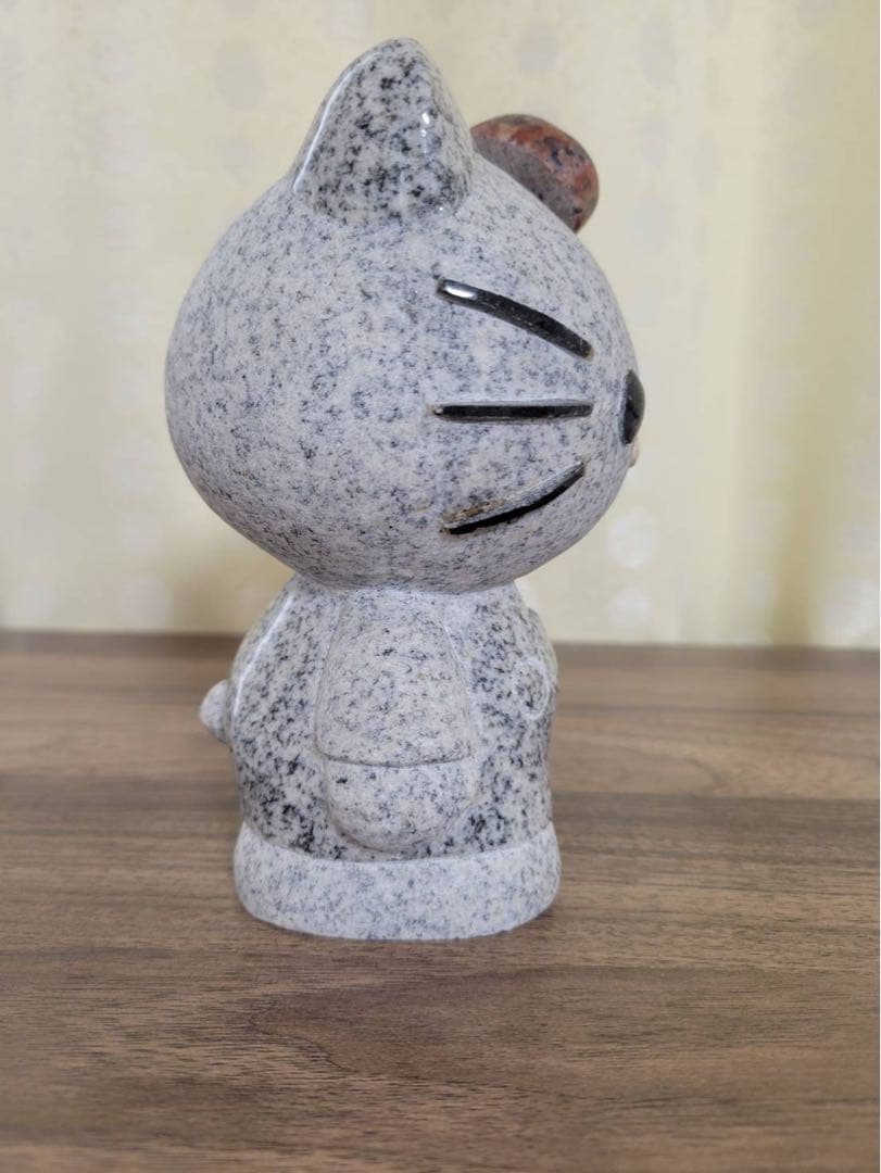 ハローキティ 石像 スタチュー