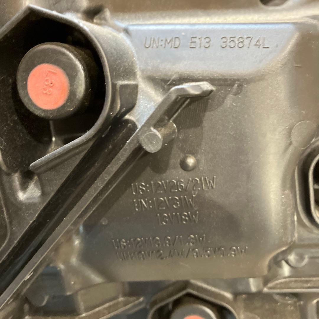 1111 ①トヨタ／ハリアー左ヘッドランプ　LED　81185-48J10