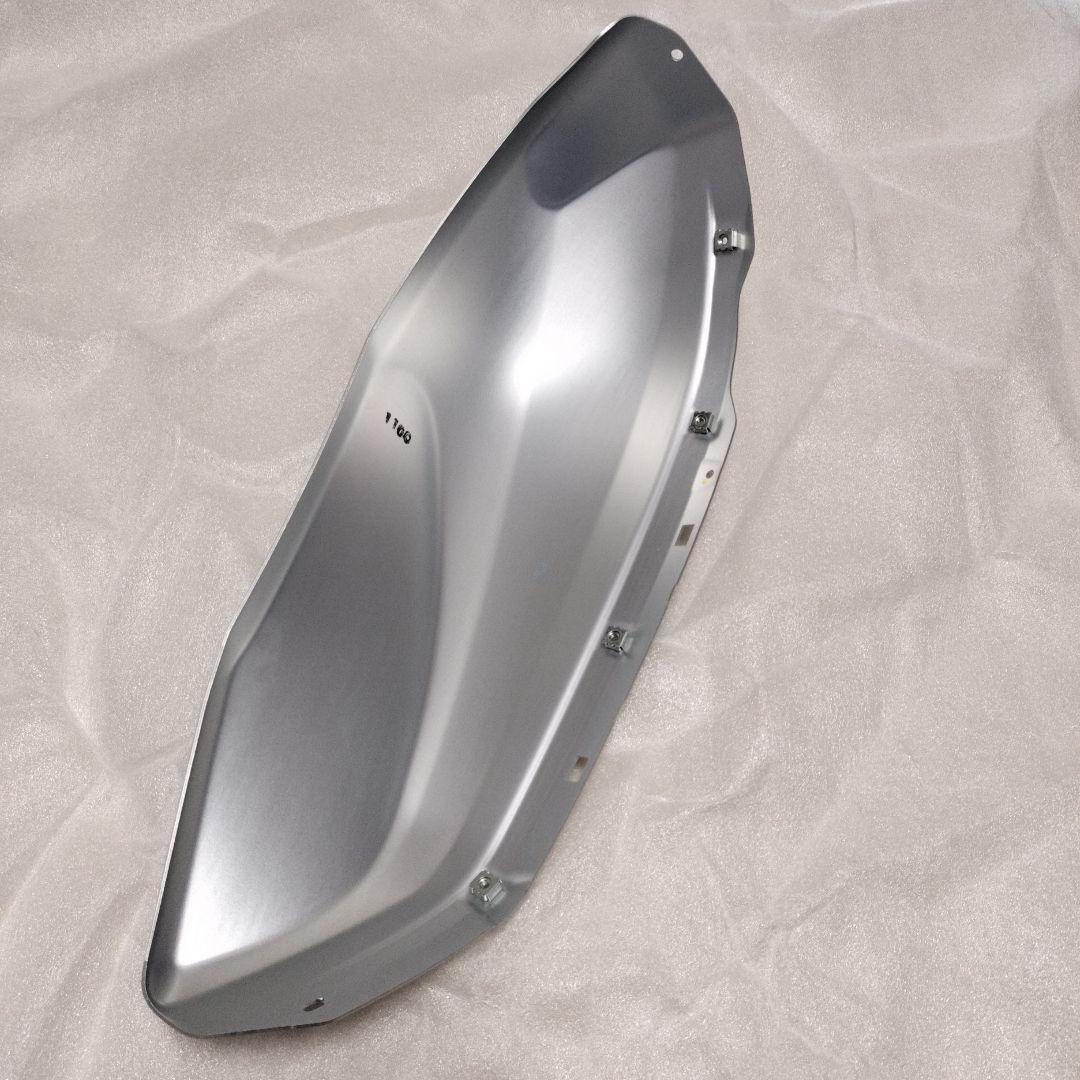 【美品】YAMAHA XSR700 純正タンクサイドカバー左右