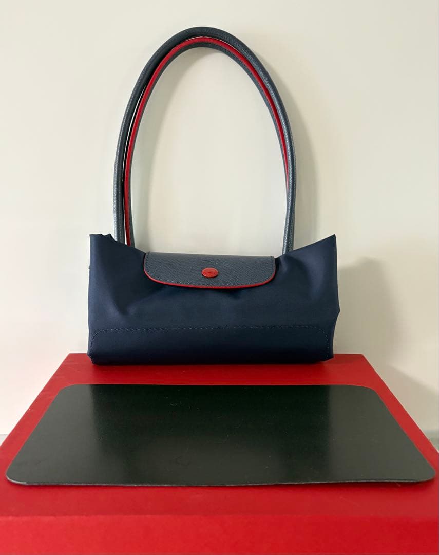 LONGCHAMPロンシャン ル・プリアージュネイビー×レッド底板付折りたたみ可