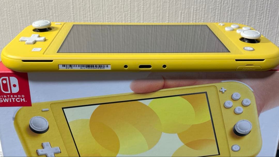 Nintendo Switch Lite ジャンク品　イエロー 充電器付き