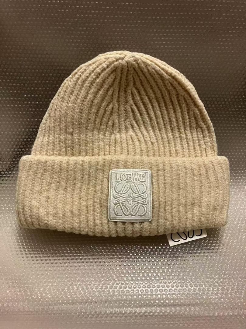 LOEWE ベージュ ニット帽 新品
