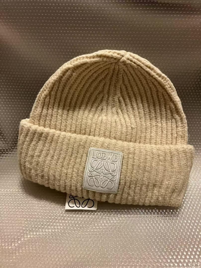 LOEWE ベージュ ニット帽 新品