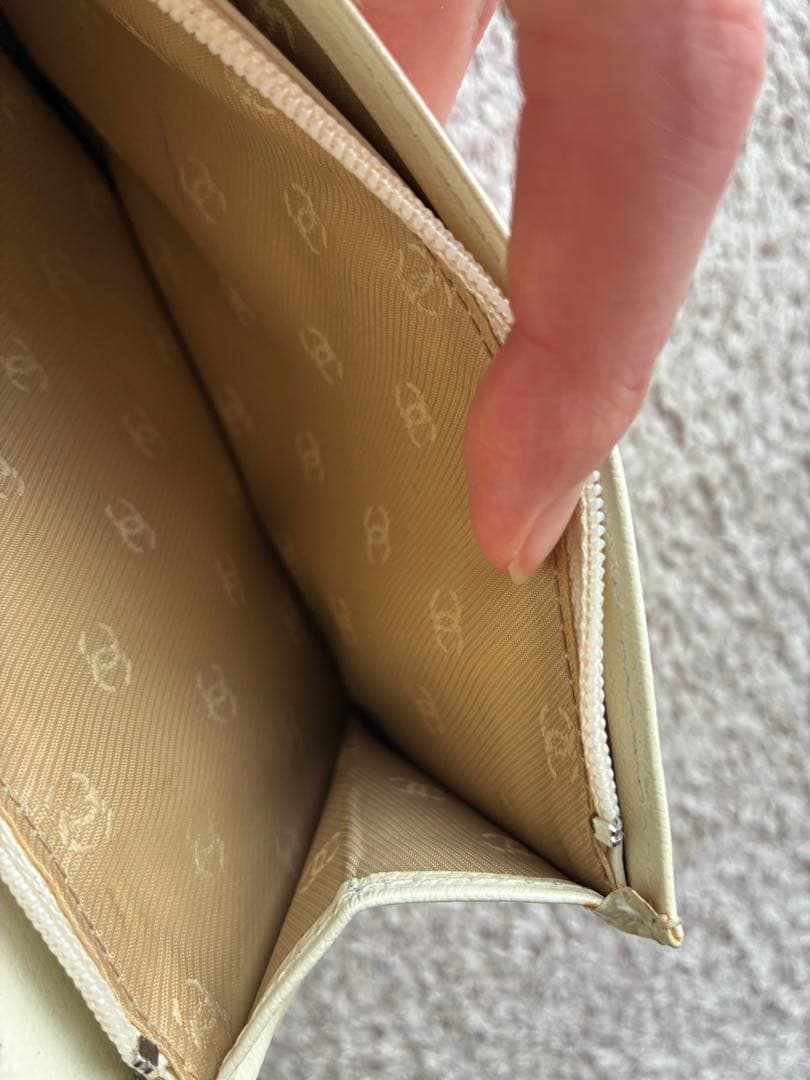 CHANEL シャネル 長財布 二つ折り ココボタン フラップ ベージュ レザー