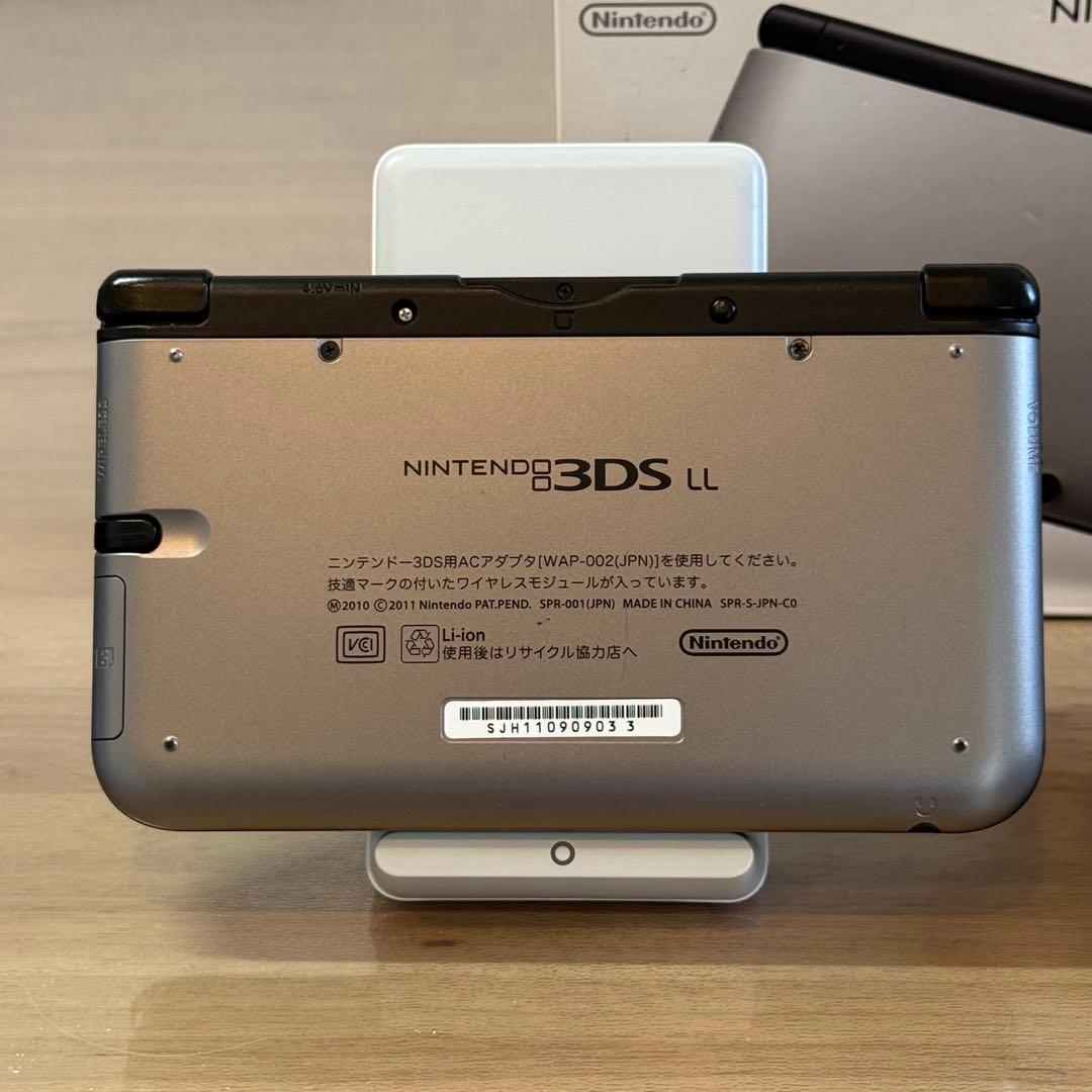 7-187 ニンテンドー3DS LL シルバー×ブラック 箱付き
