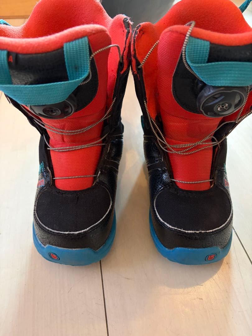 年末お値下げ! Burtonバットマン スノーボードセット ブーツ 90 子供