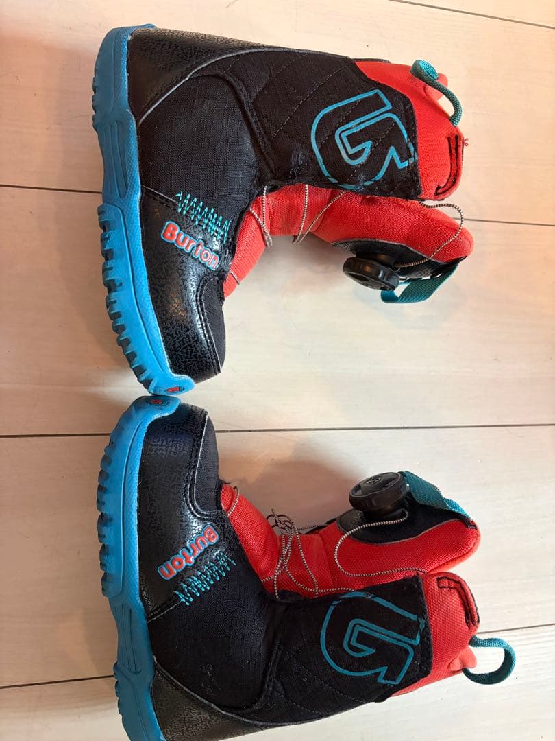 年末お値下げ! Burtonバットマン スノーボードセット ブーツ 90 子供