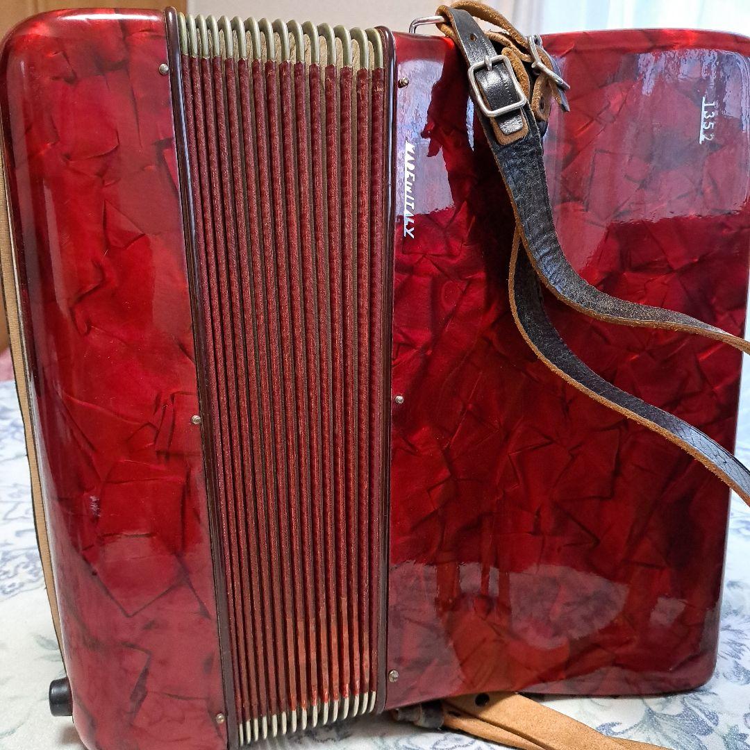 Italy製Recanati アコーディオン 30鍵 レッド、ケース付