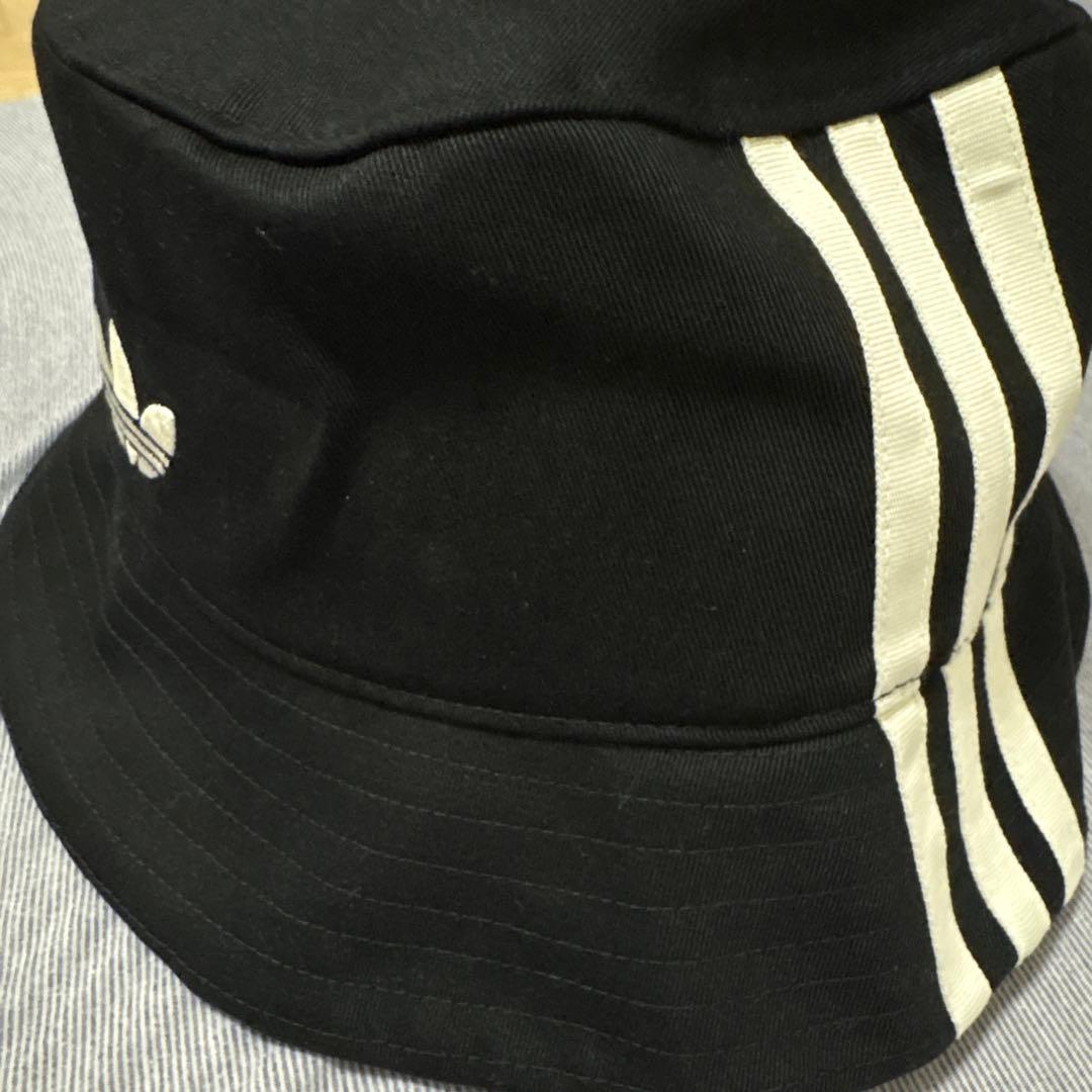 <日本未発売>oasis アディダス バケハブラック2025限定モデル