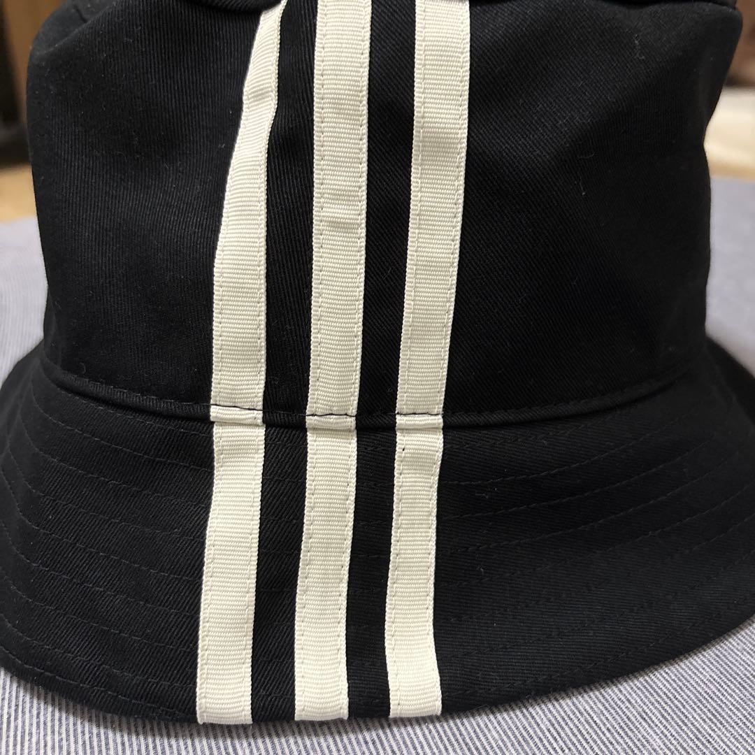 <日本未発売>oasis アディダス バケハブラック2025限定モデル