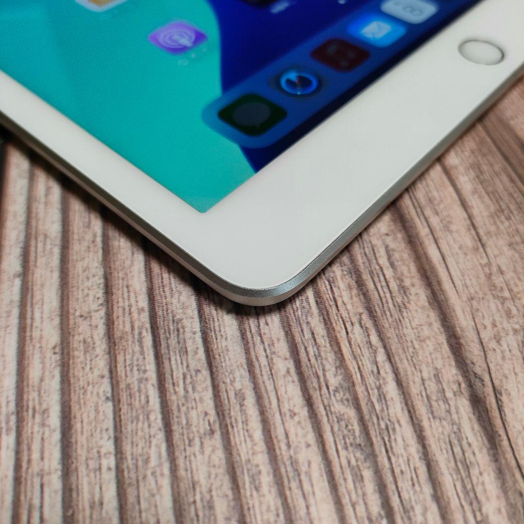 iPad 第7世代 32GB SIMフリー 美品