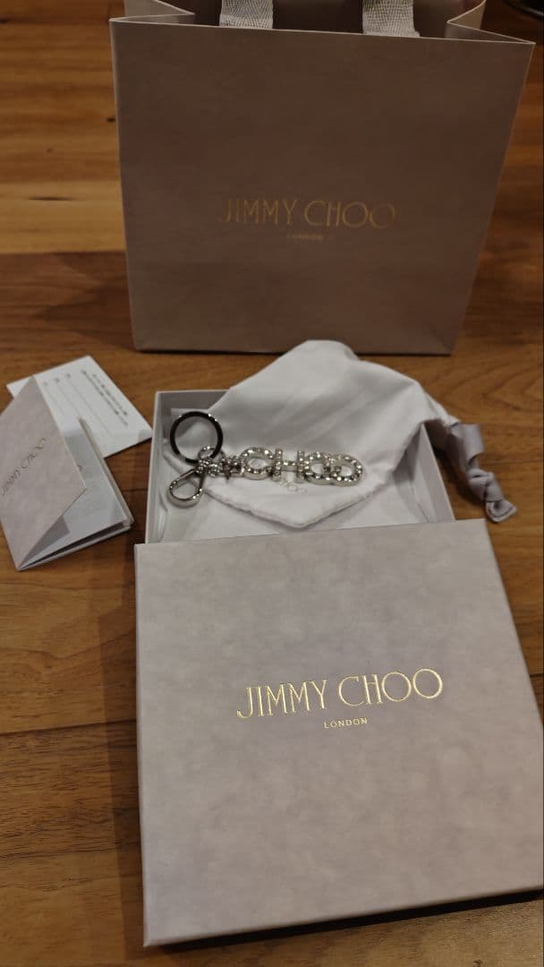【新品未使用】JIMMY CHOO 　ジミーチュウ　ロゴ　チャーム　キーホルダー