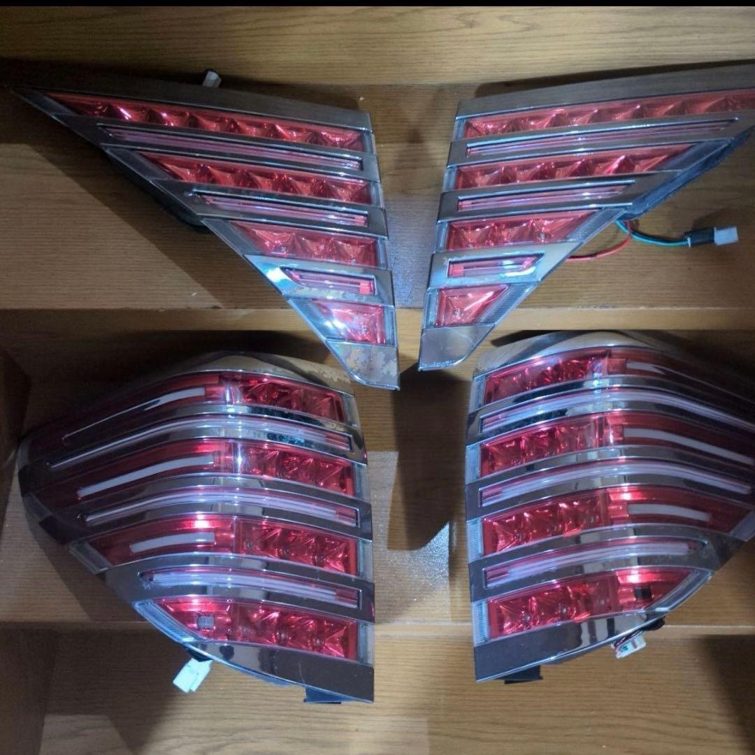 20アルファード　テールランプ レッドクリア ヴェルファイア Valenti