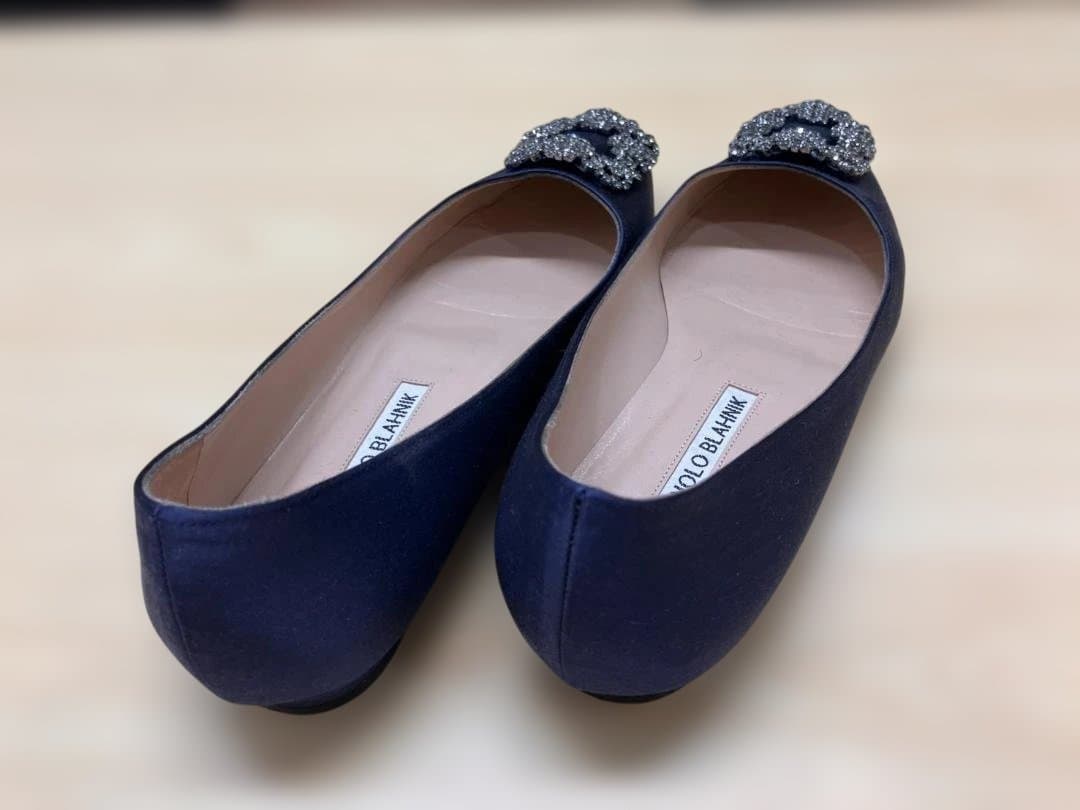 き*ん様 MANOLO BLAHNIK 美品マノロブラニク　ハンギシ37 パンプ