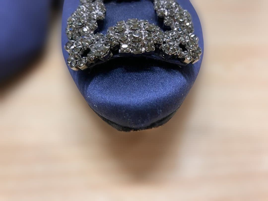 き*ん様 MANOLO BLAHNIK 美品マノロブラニク　ハンギシ37 パンプ