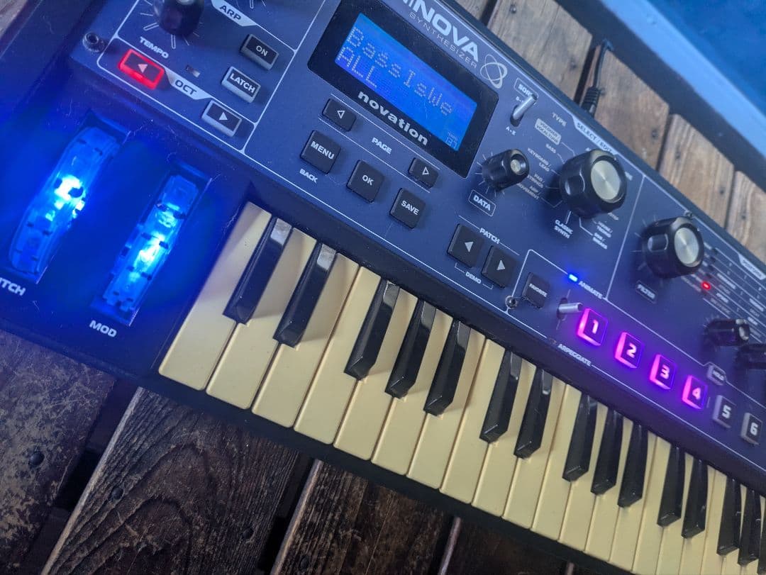 Novation MININOVA アナログシンセサイザー！