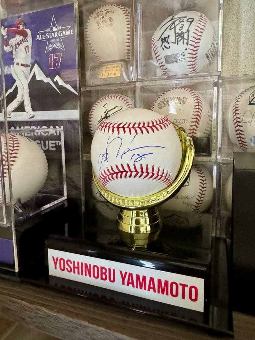 MLB・FANATICS社 山本由伸＋背番号18 直筆サインボール＋専用ケース