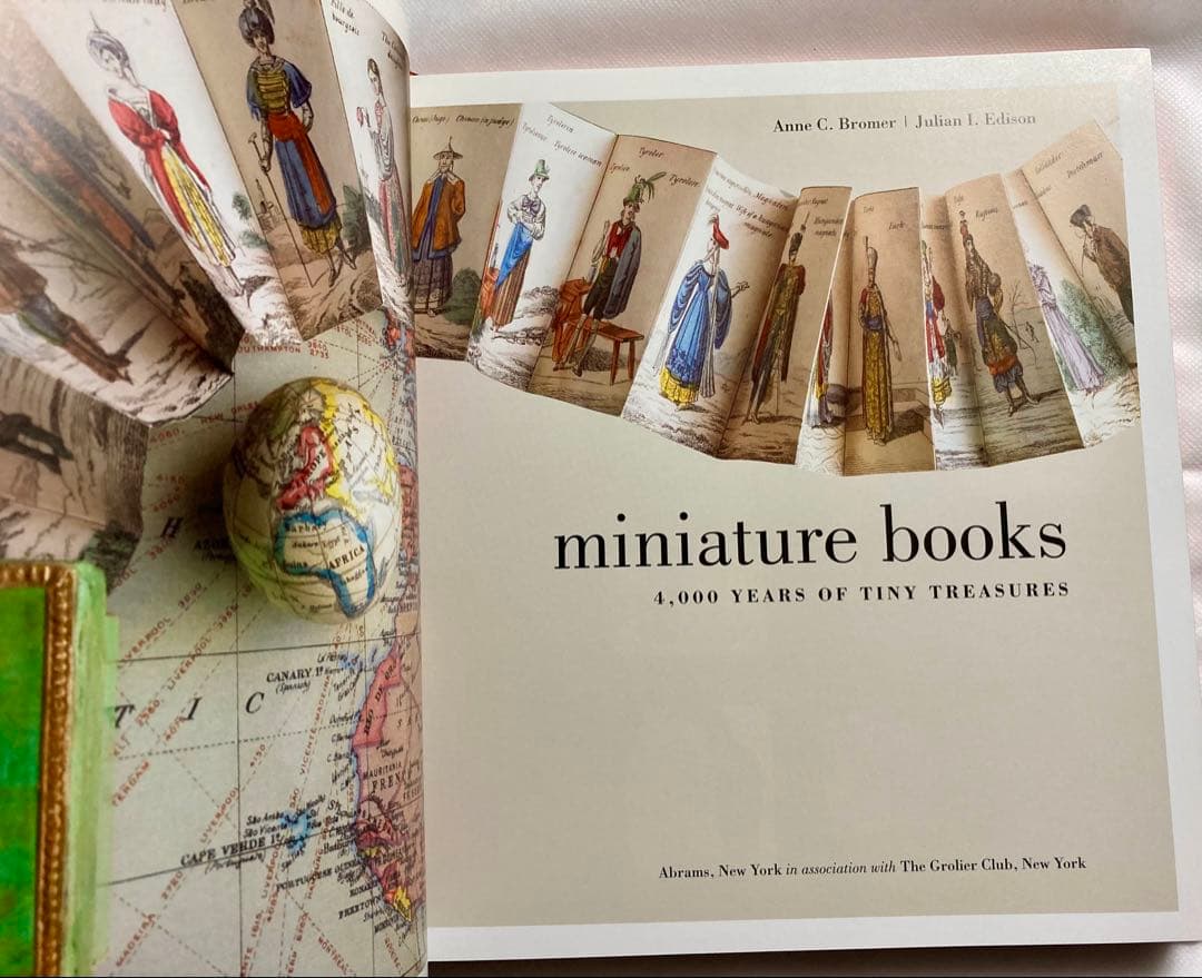 miniature books: 4,000 Years of Tiny…