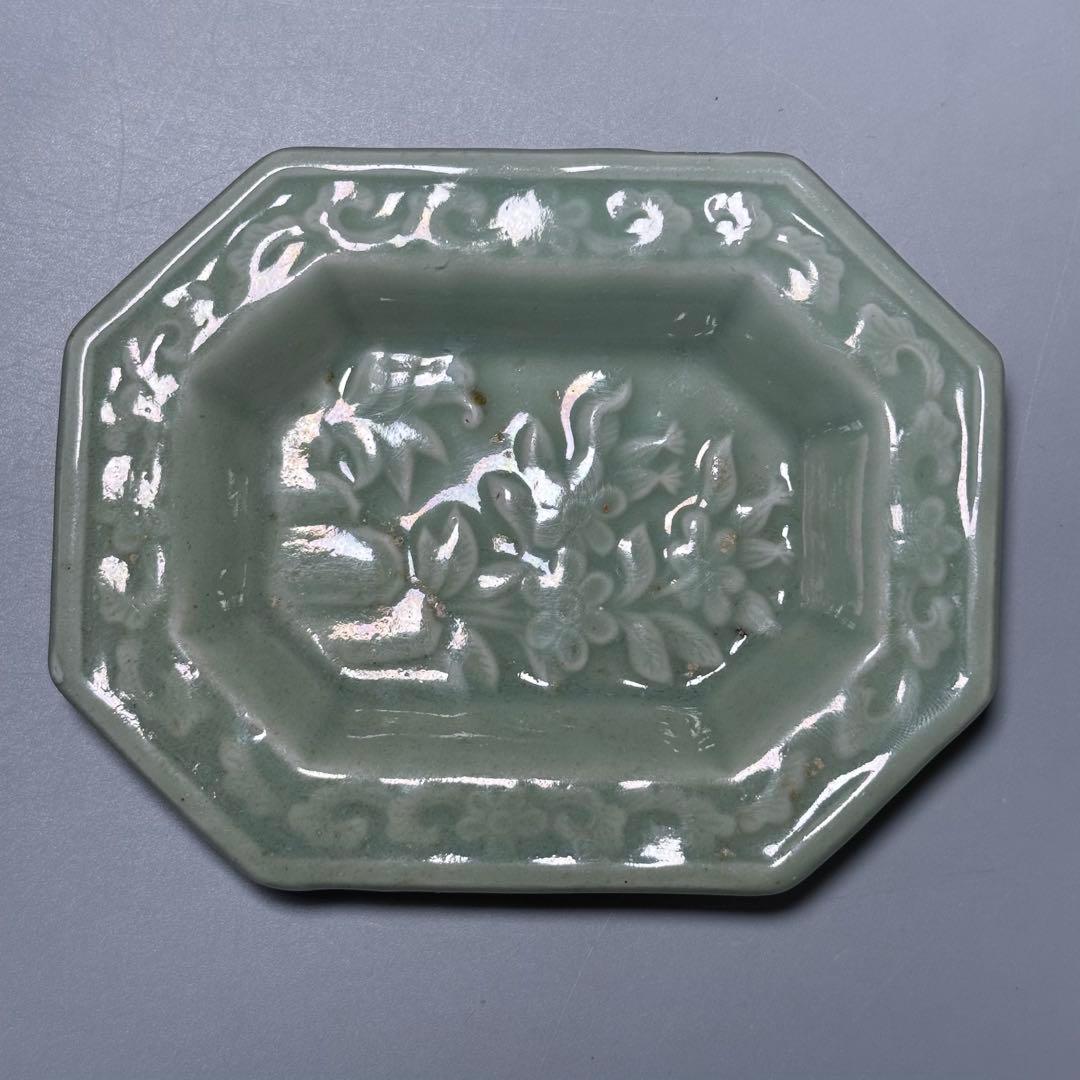 三田青磁　陽刻草花文八角皿　五点　江戸後期　古美術　骨董　希少