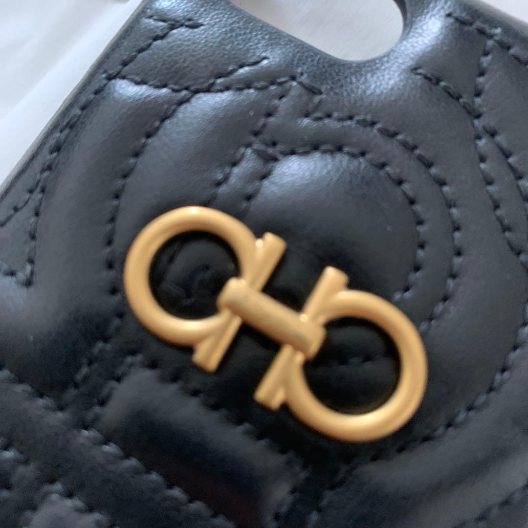 【極美品】Ferragamo iPhone SE /7/8 レザー ケース 本革