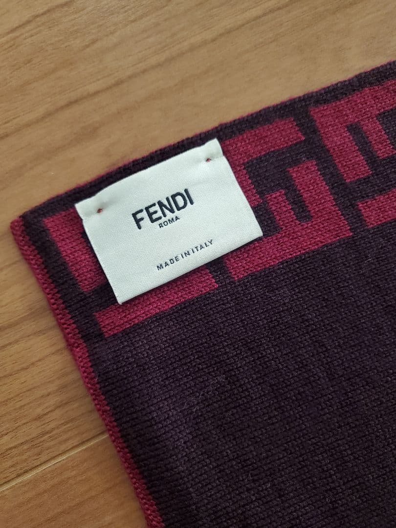 FENDIウールマフラー