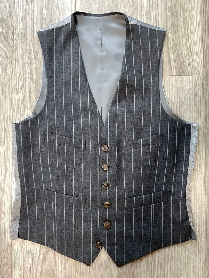 メンズスーツ 4点セット 定価30万以上 3P