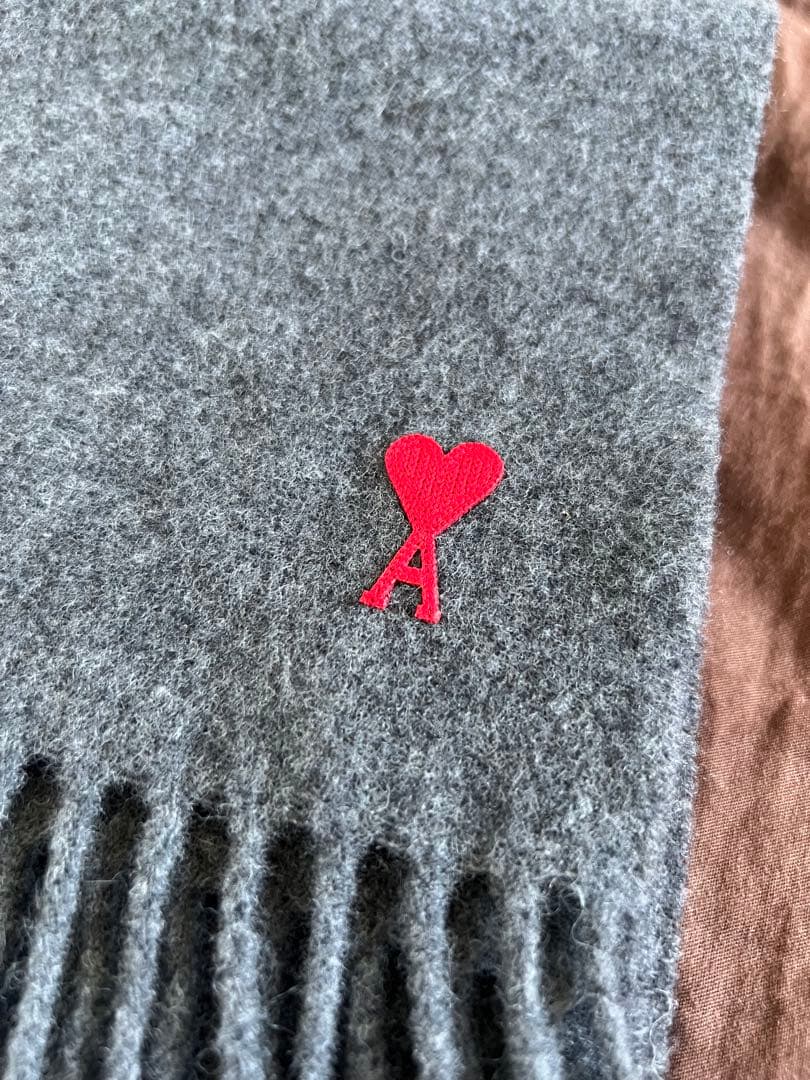 AMI PARIS マフラー　新品未使用品　グレー　ユニセックス　レディース