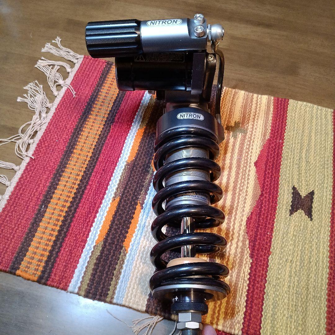 「SmileMoto」ナイトロンリアサスペンション &フェンダーレスキット