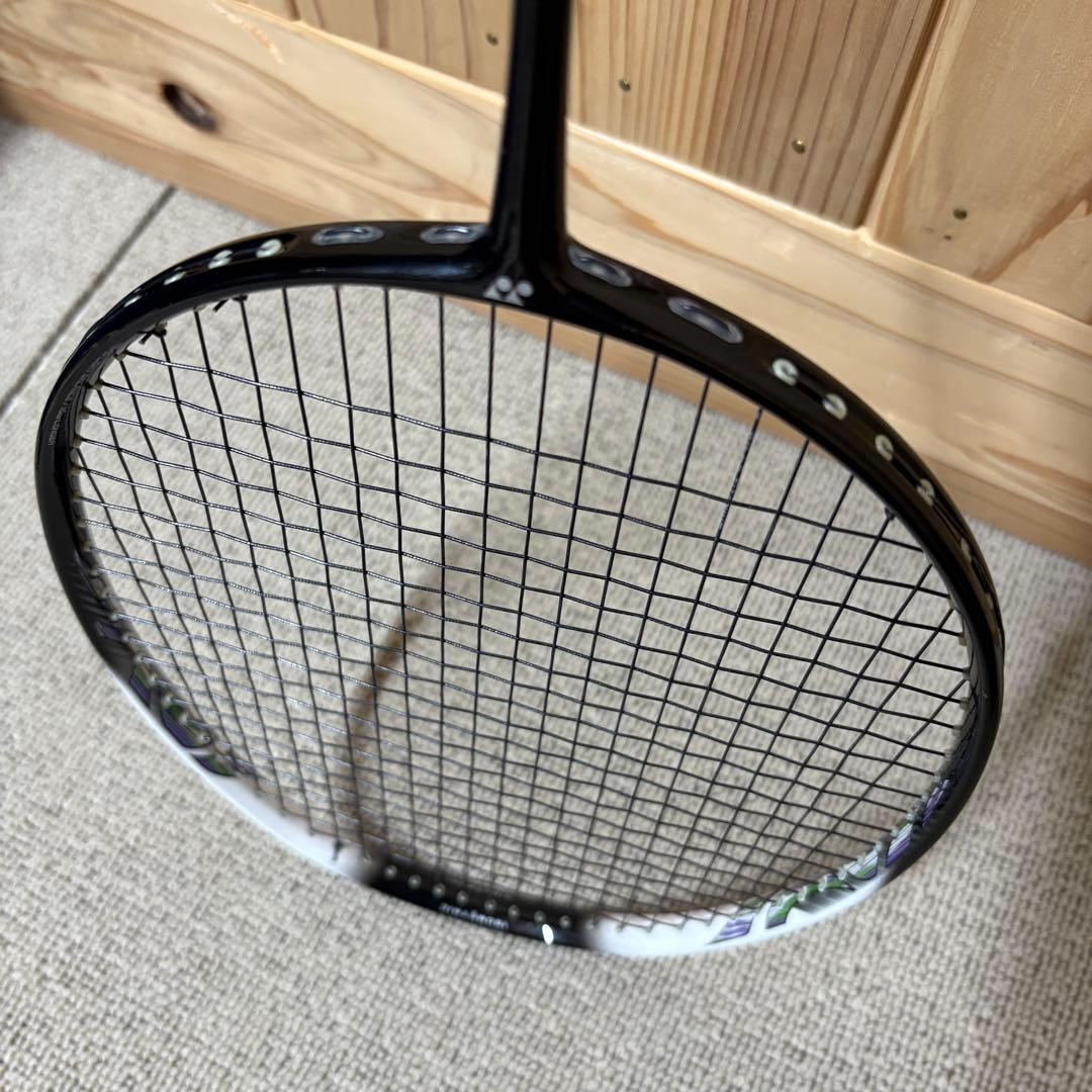 【美品】YONEX ヨネックス NANOFLARE 200 バトミントンラケット