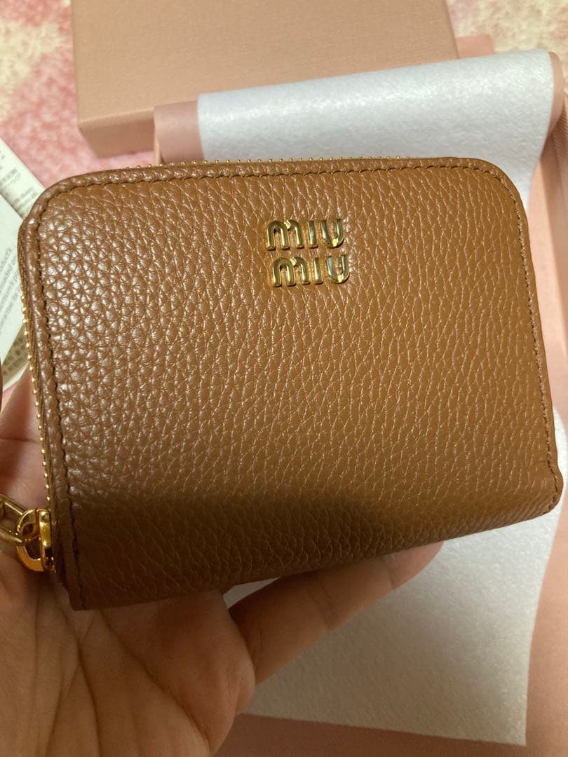 MIUMIU レザー　ケース　新品未使用