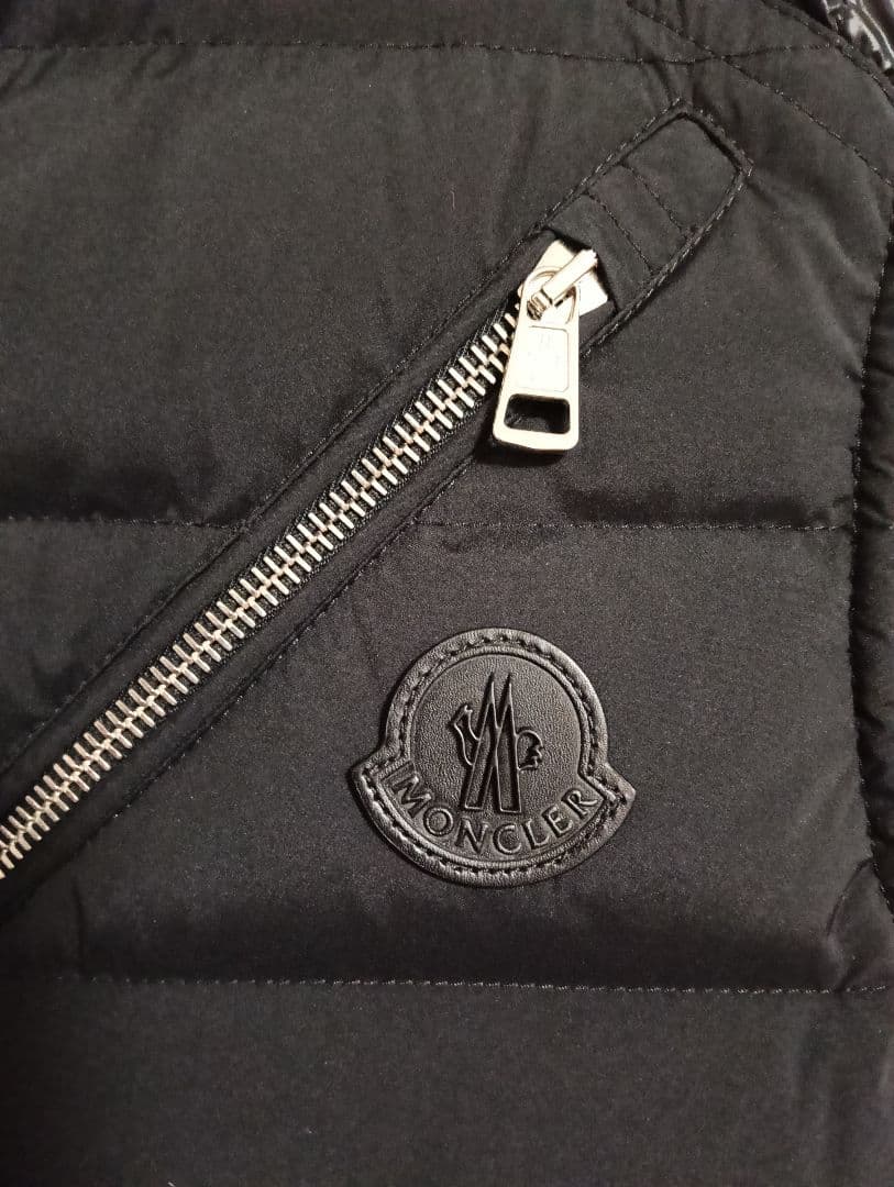 MONCLER ダウンベストTOLONNE （2）M　美品