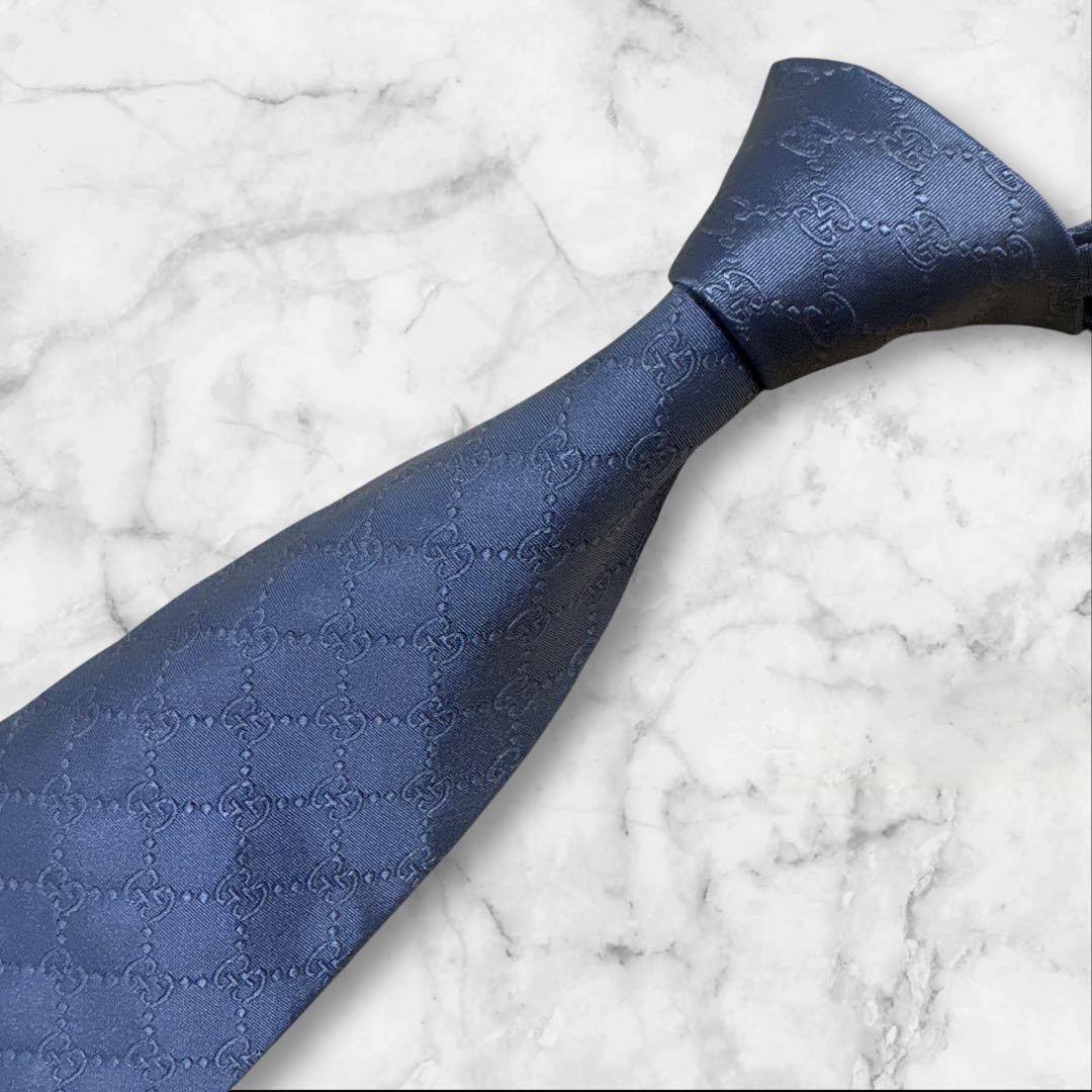 【未使用に近い】GUCCI グッチ　ネクタイ　gg柄　シルバーグレー