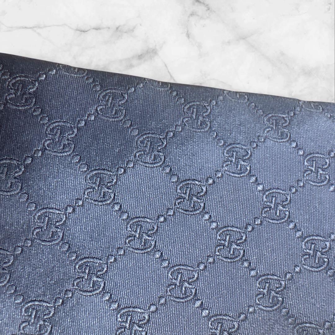 【未使用に近い】GUCCI グッチ　ネクタイ　gg柄　シルバーグレー