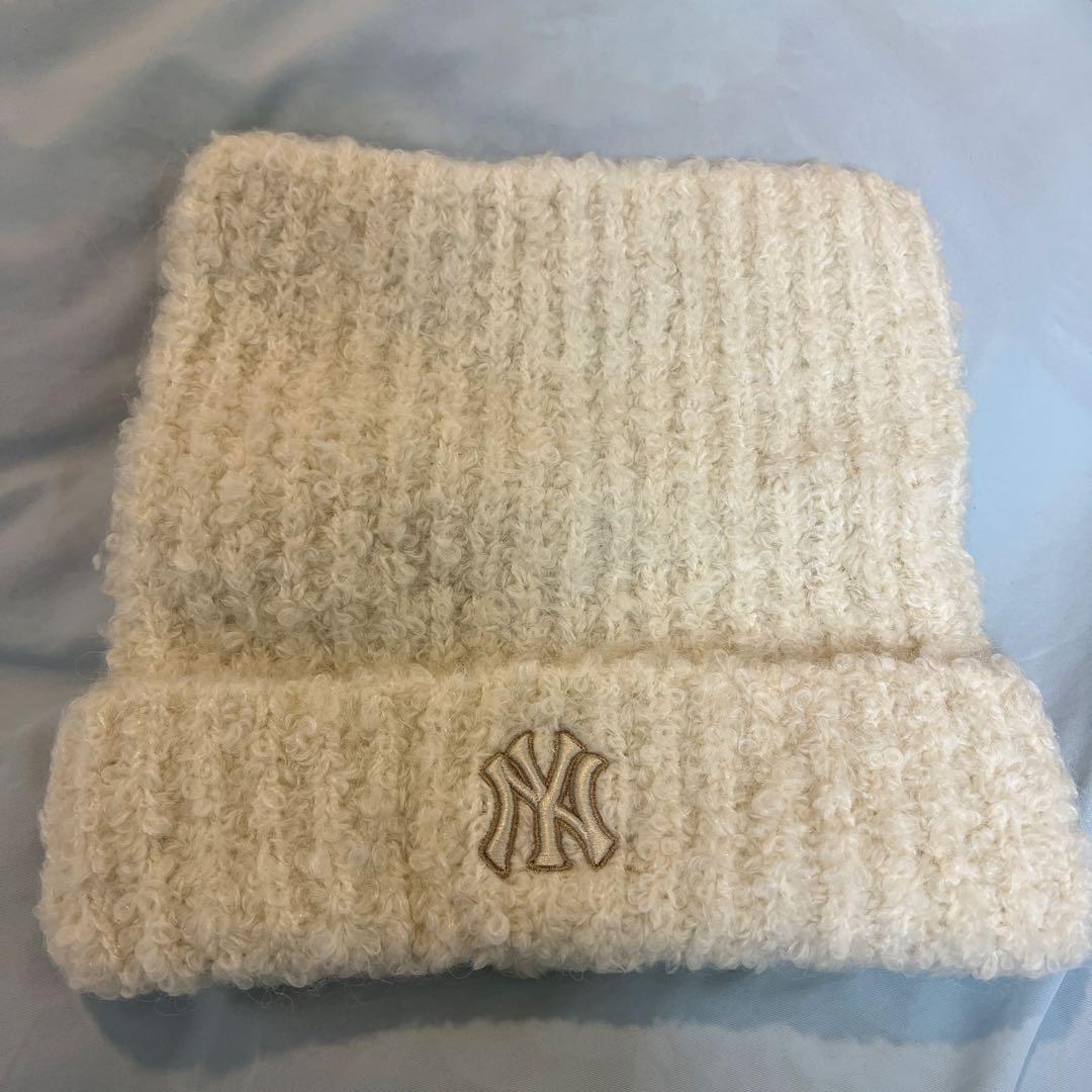 カリナ　着用　MLB 猫耳　ニット　白