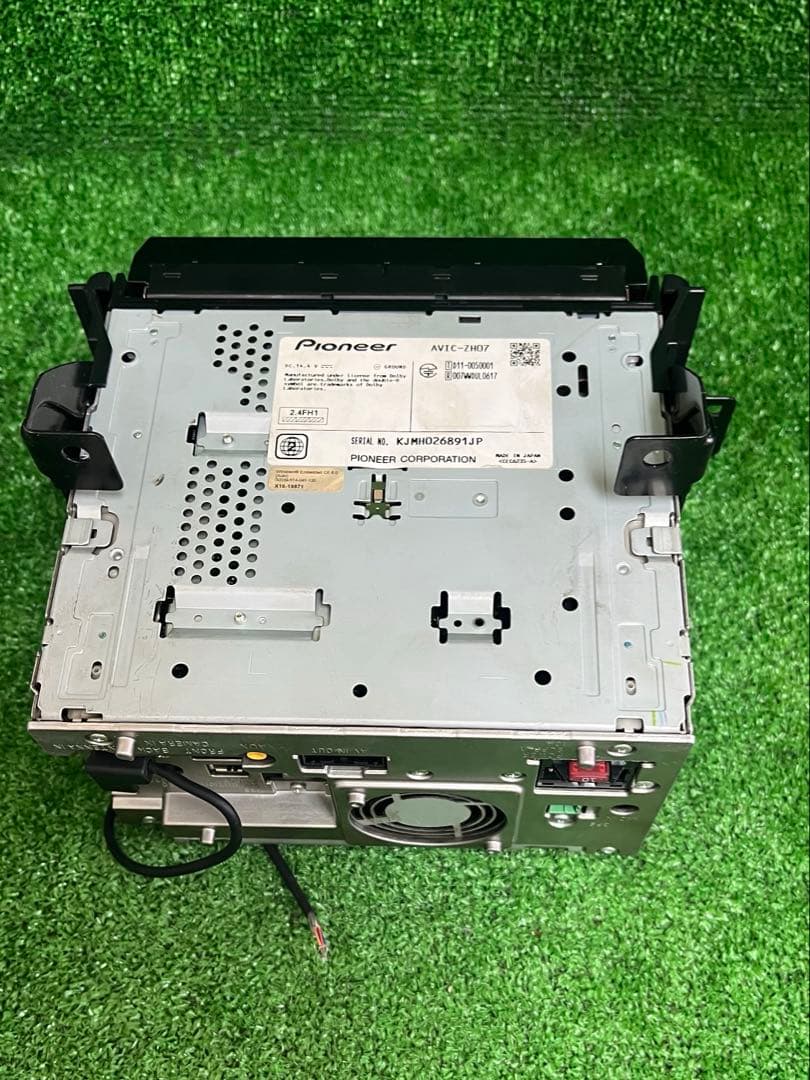 カロッツェリア AVIC-ZH07 カーナビ 動作OK タッチ反応遅め 中古品