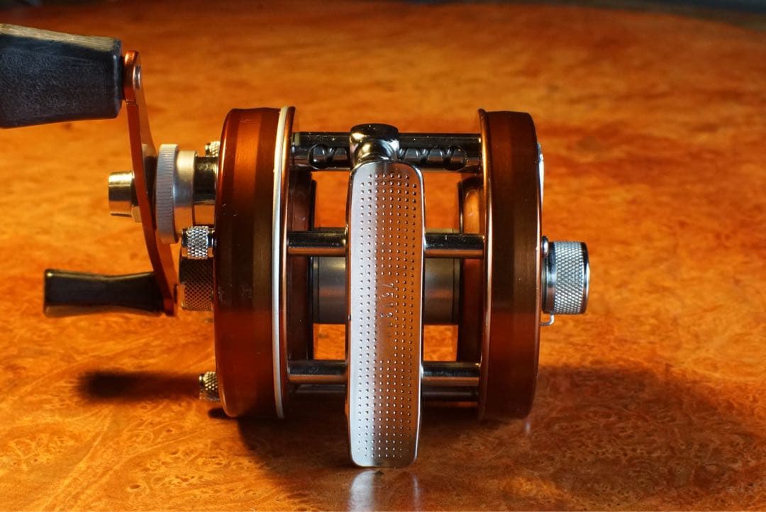 ABU アンバサダー 4000 D メンテ済 フレーム修正済