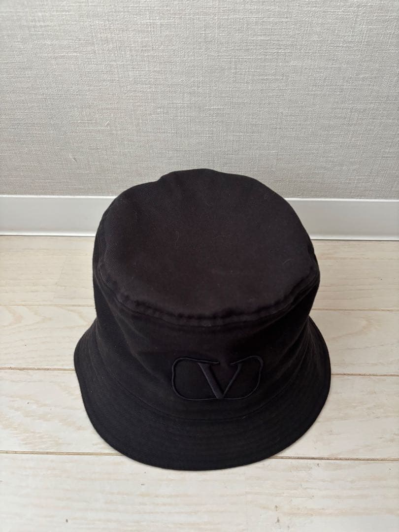VALENTINO バケットハット ブラック Vロゴ　サイズ58