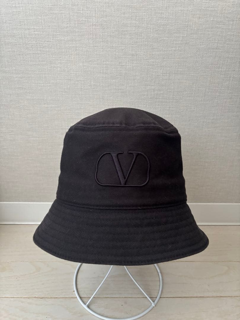 VALENTINO バケットハット ブラック Vロゴ　サイズ58