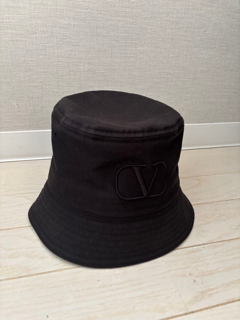 VALENTINO バケットハット ブラック Vロゴ　サイズ58