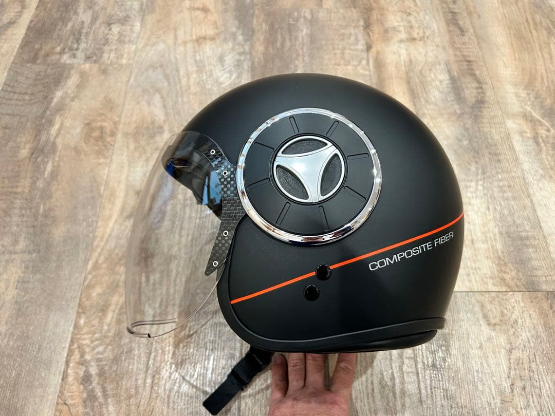 モモデザインmomo designバイクヘルメット