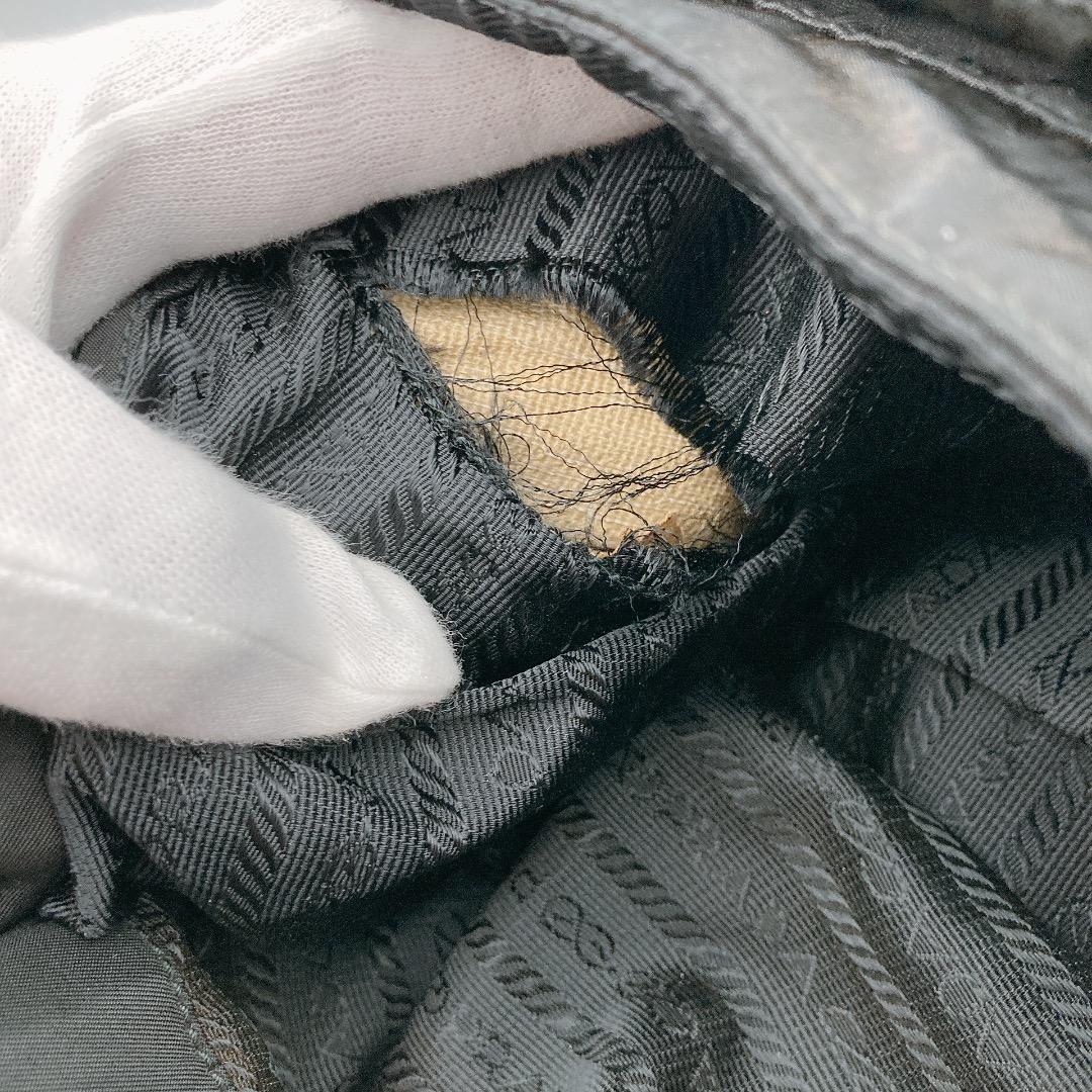 PRADA プラダ ショルダーバッグ フラップ ロゴ　ブラック カメラバッグ