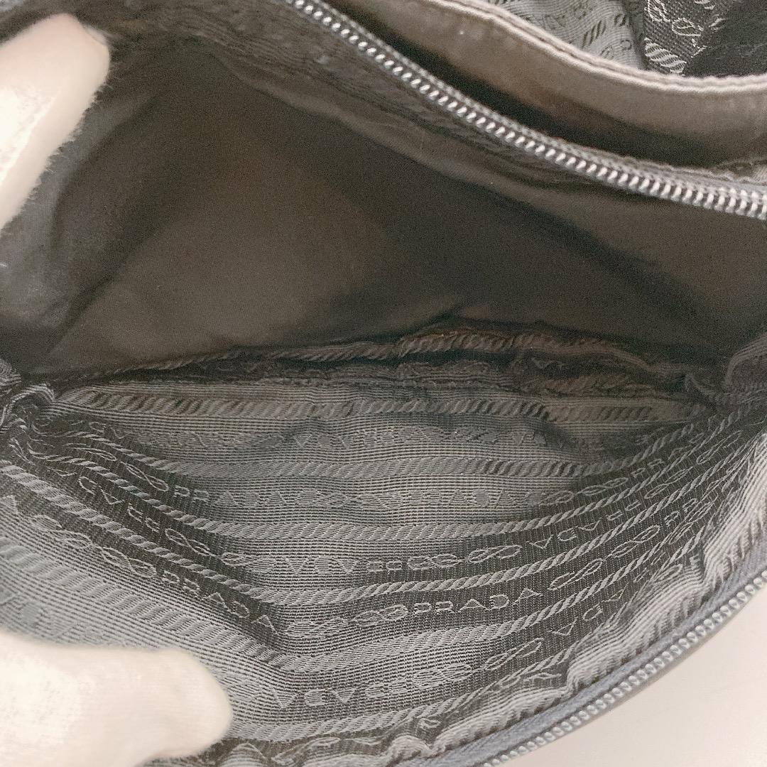 PRADA プラダ ショルダーバッグ フラップ ロゴ　ブラック カメラバッグ