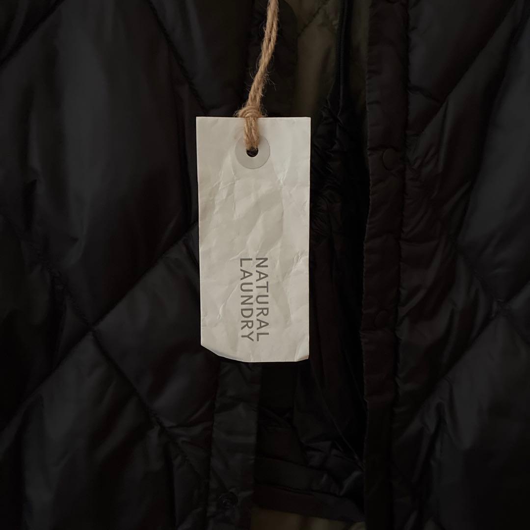 ナチュラルランドリー ライトダウン　ベスト　新品未使用　ブラック×カーキ