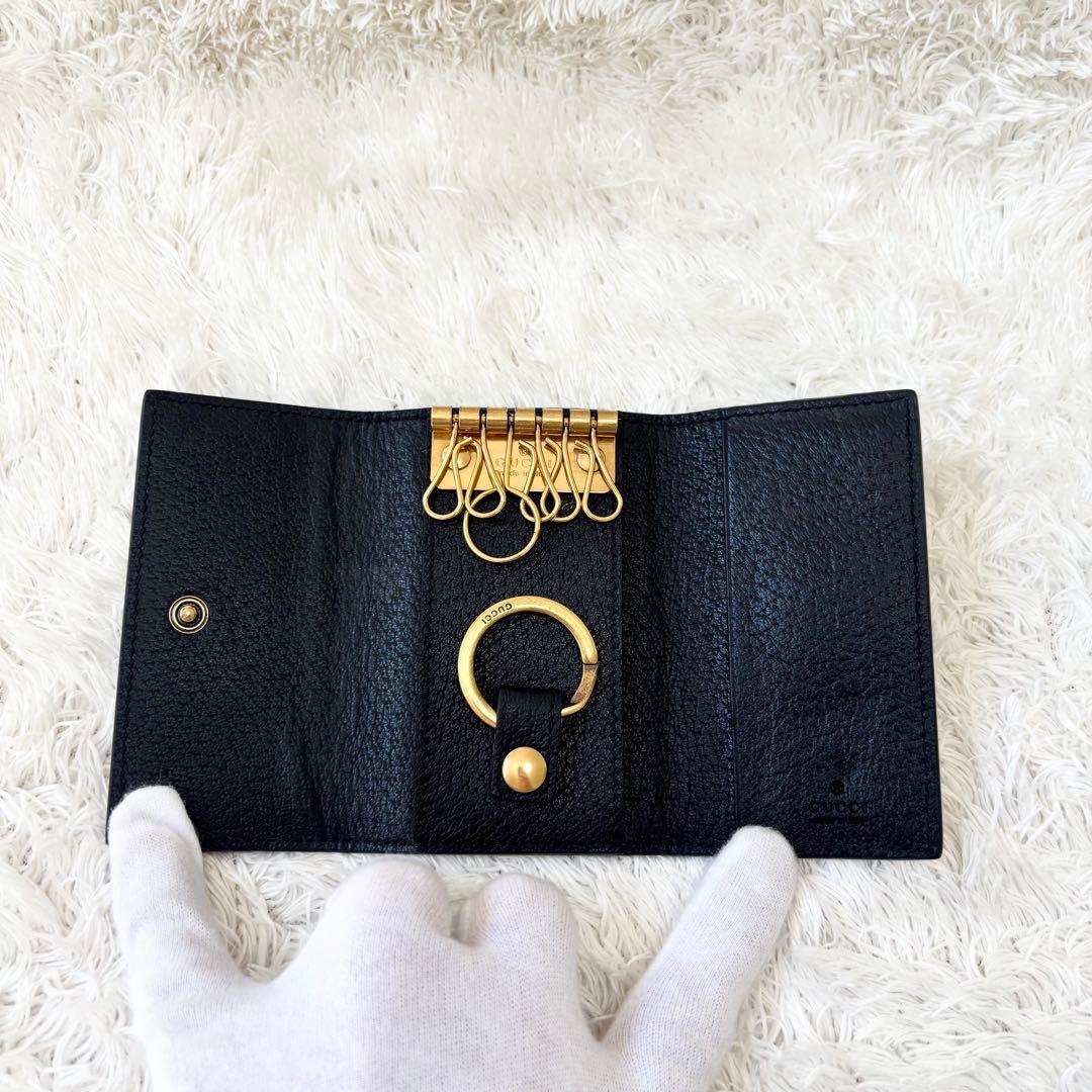 美品 グッチ 6連キーケース アニマリエ ビー 蜂 スター 星 レザー 黒