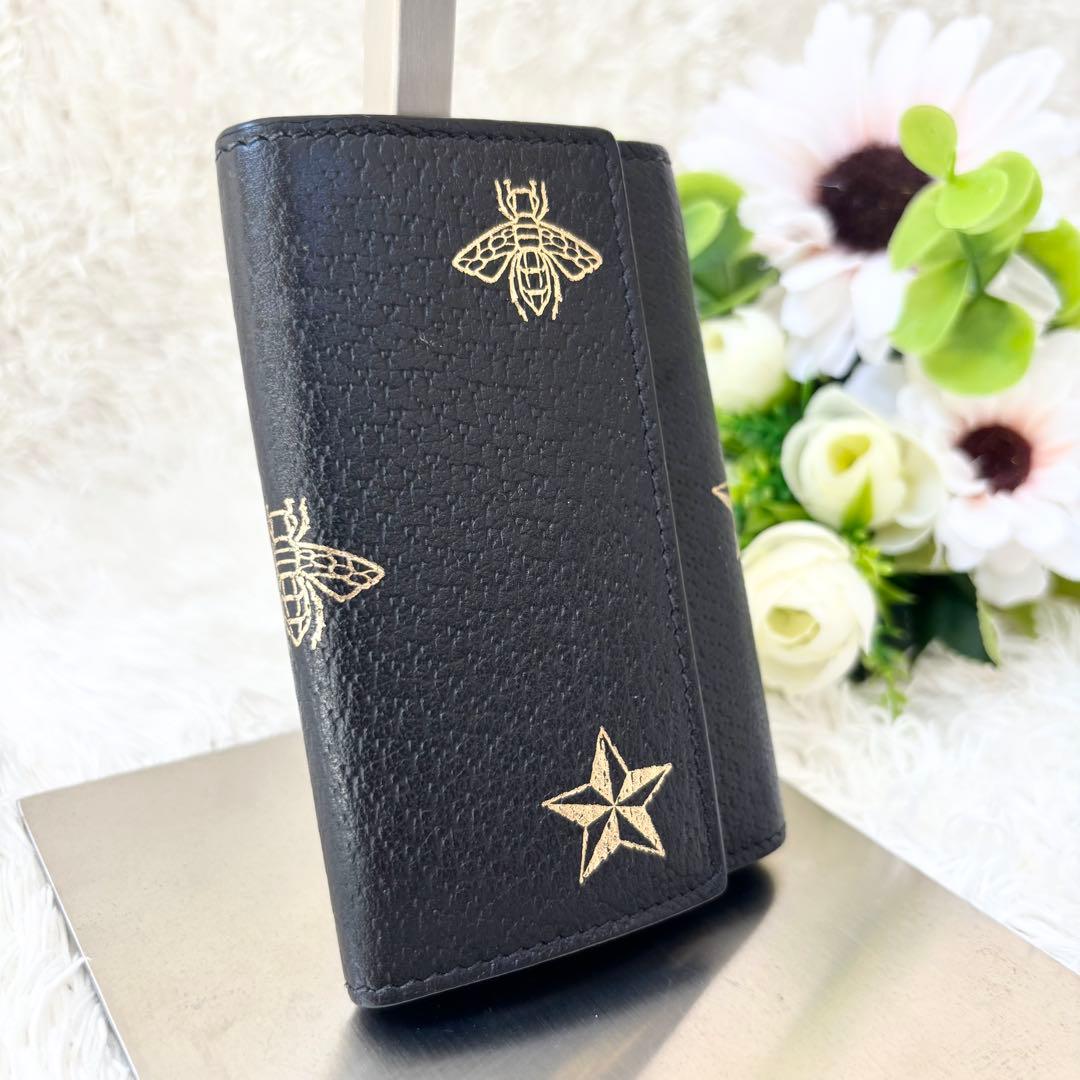 美品 グッチ 6連キーケース アニマリエ ビー 蜂 スター 星 レザー 黒