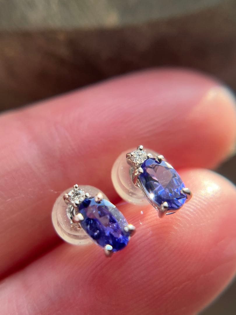 新品pt900タンザナイト0.52ctダイヤモンドピアス