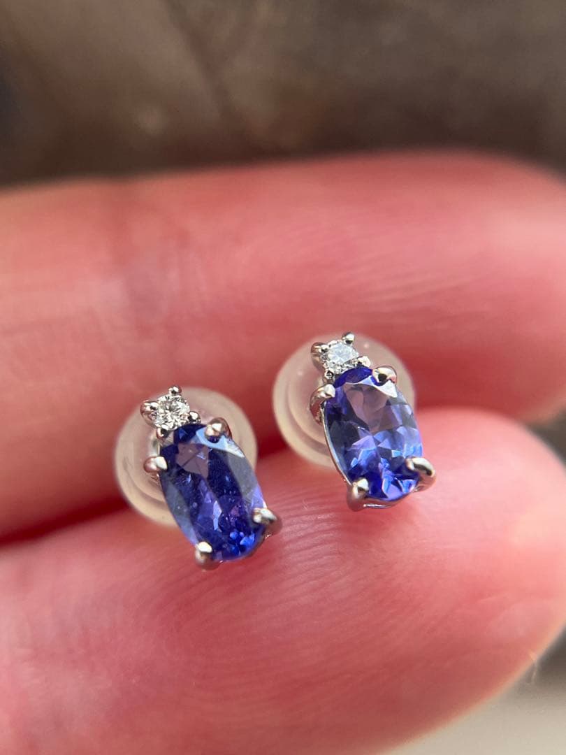 新品pt900タンザナイト0.52ctダイヤモンドピアス