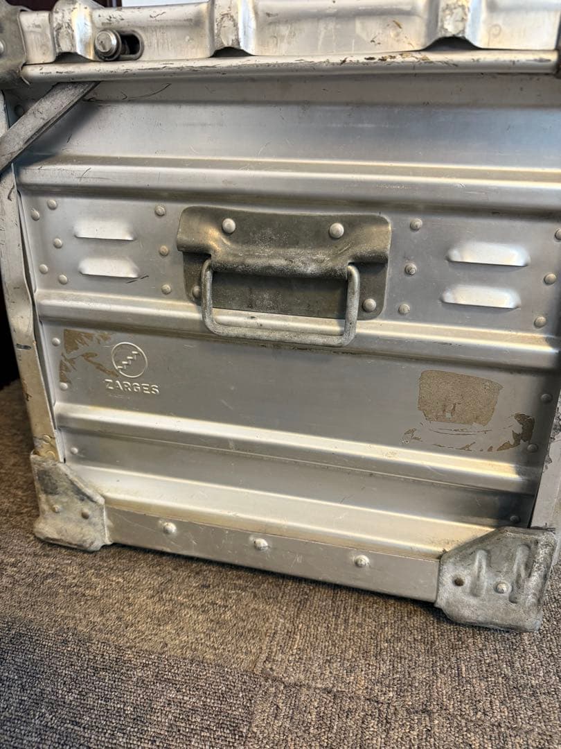 ス*ィ様 連休限定価格『激レア』zergesアルミコンテナ