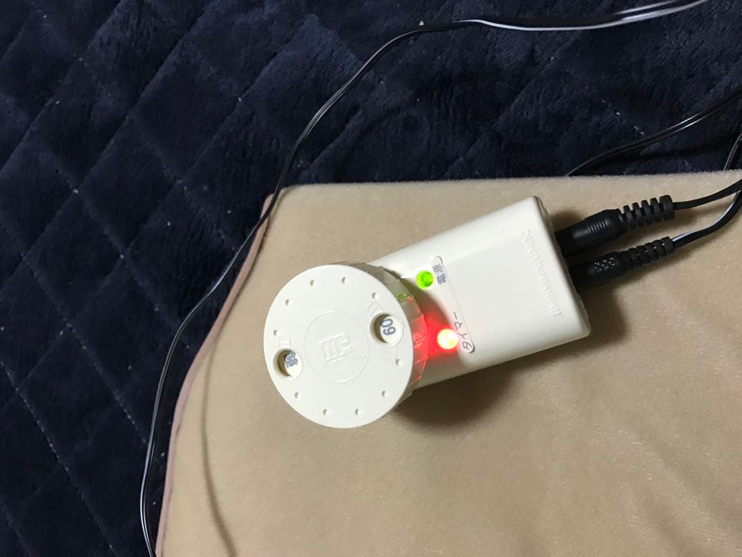 遠赤外線温熱ベルト　パーマクリストとヒマシ油冊子(本体のビニール部にシミあり)