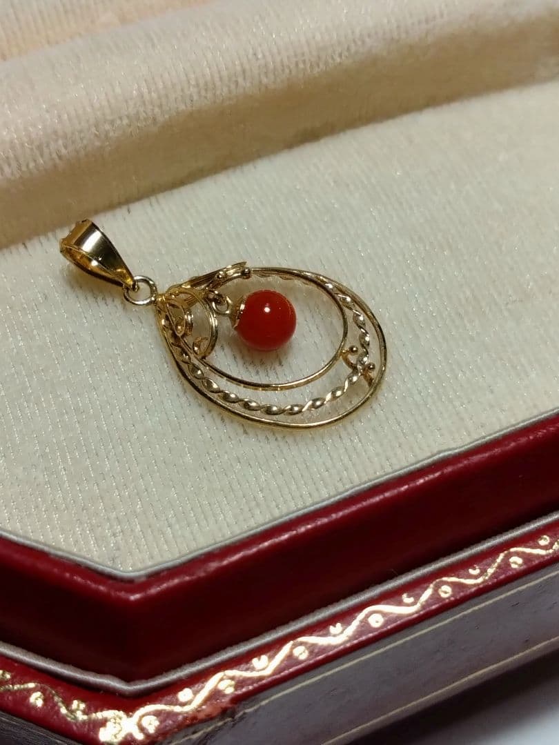 ミ*ザ様 K18　赤珊瑚　ネックレスペンダントトップ　チャーム　18金　貴金属
